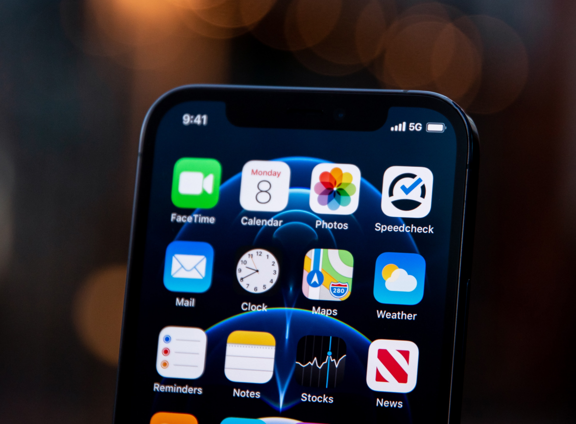 彬县苹果手机维修分享为什么 iPhone 12 在冬季会自动关机 